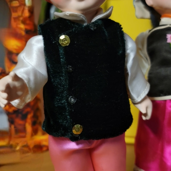 Dolls - Picture 3 of 14